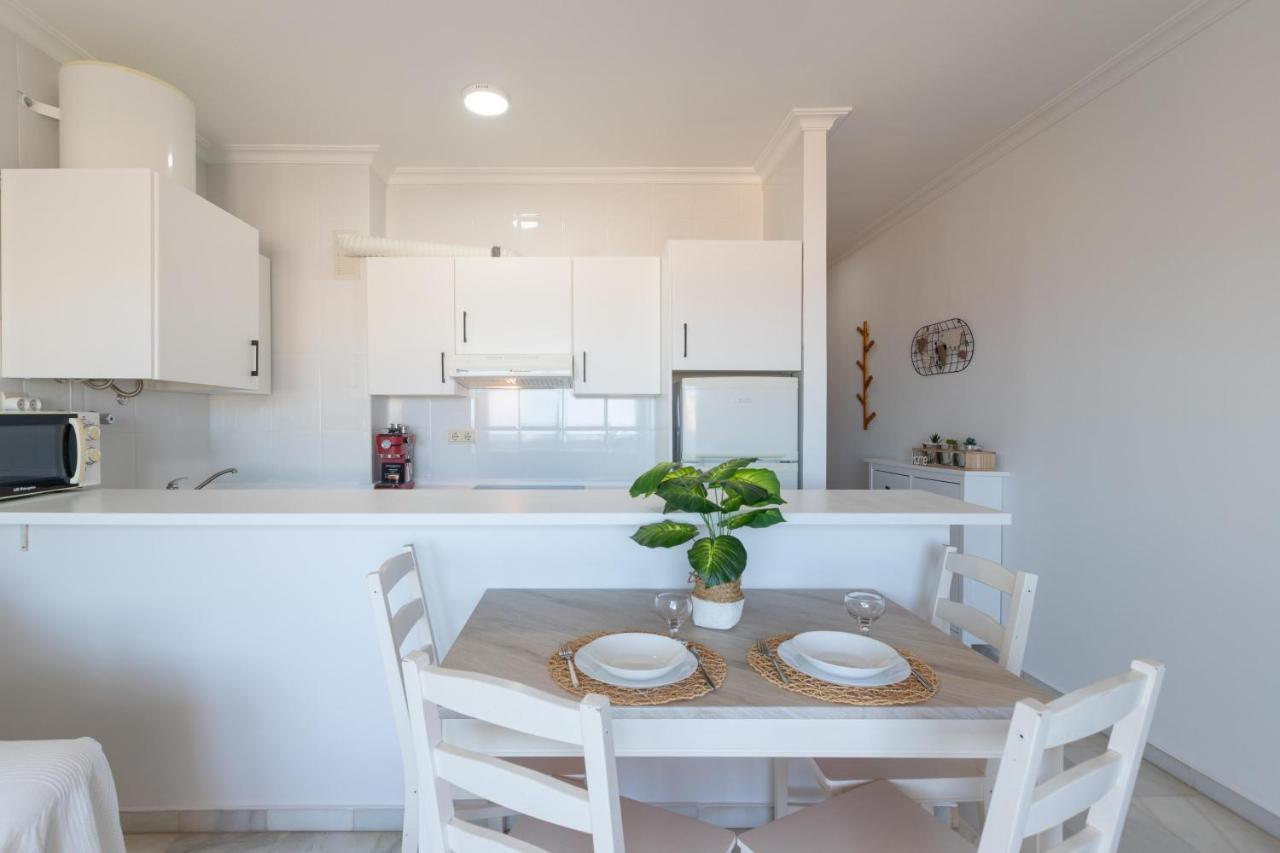 Yucas Vistamar Apartment ฟูเอนฮิโรลา ภายนอก รูปภาพ
